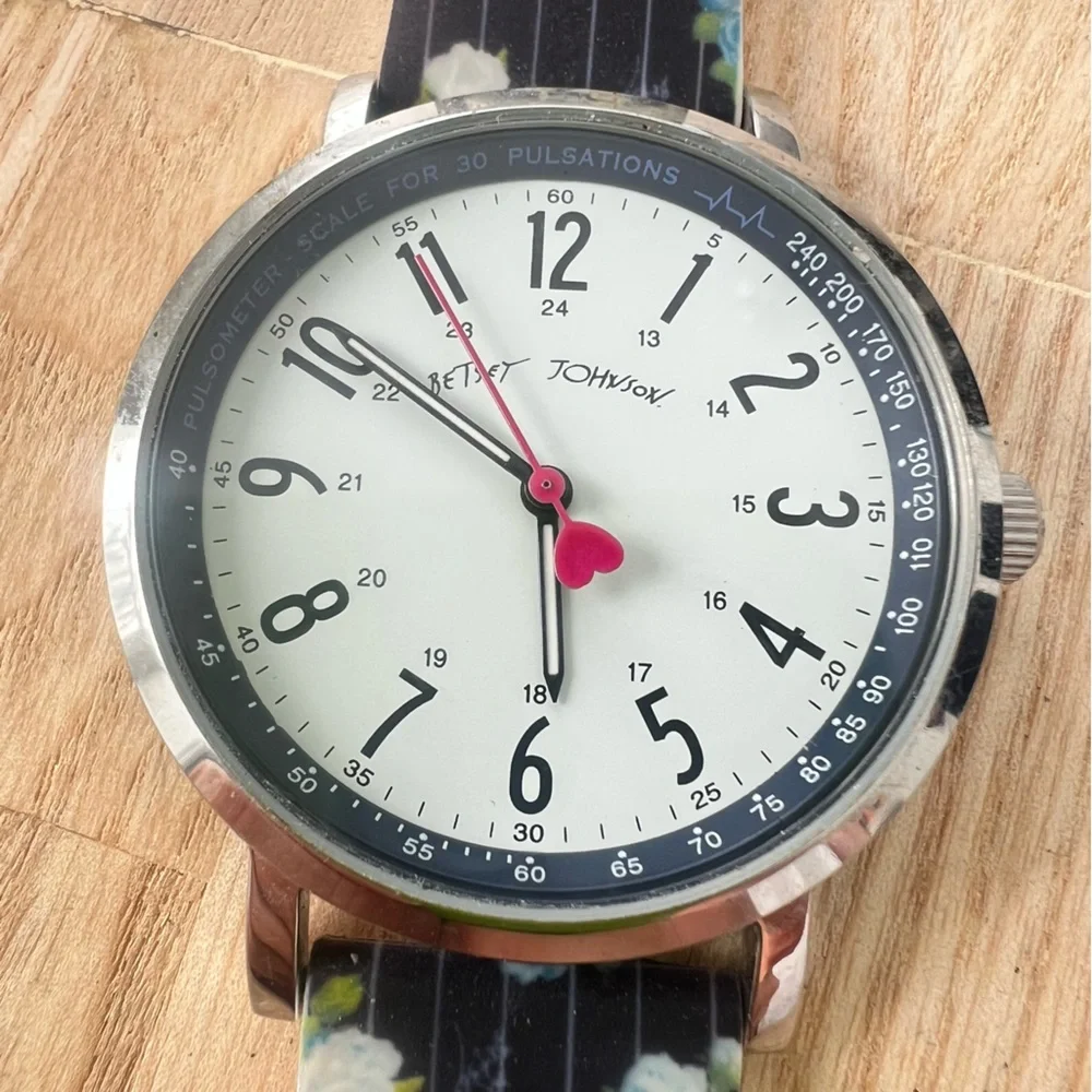 Betsey Johnson ladies floral fashion watch NEW BATTERY